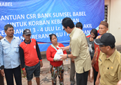 Bantuan CSR Bank Sumsel Babel Kepada Korban Kebakaran Daerah 3-4 Ulu Palembang